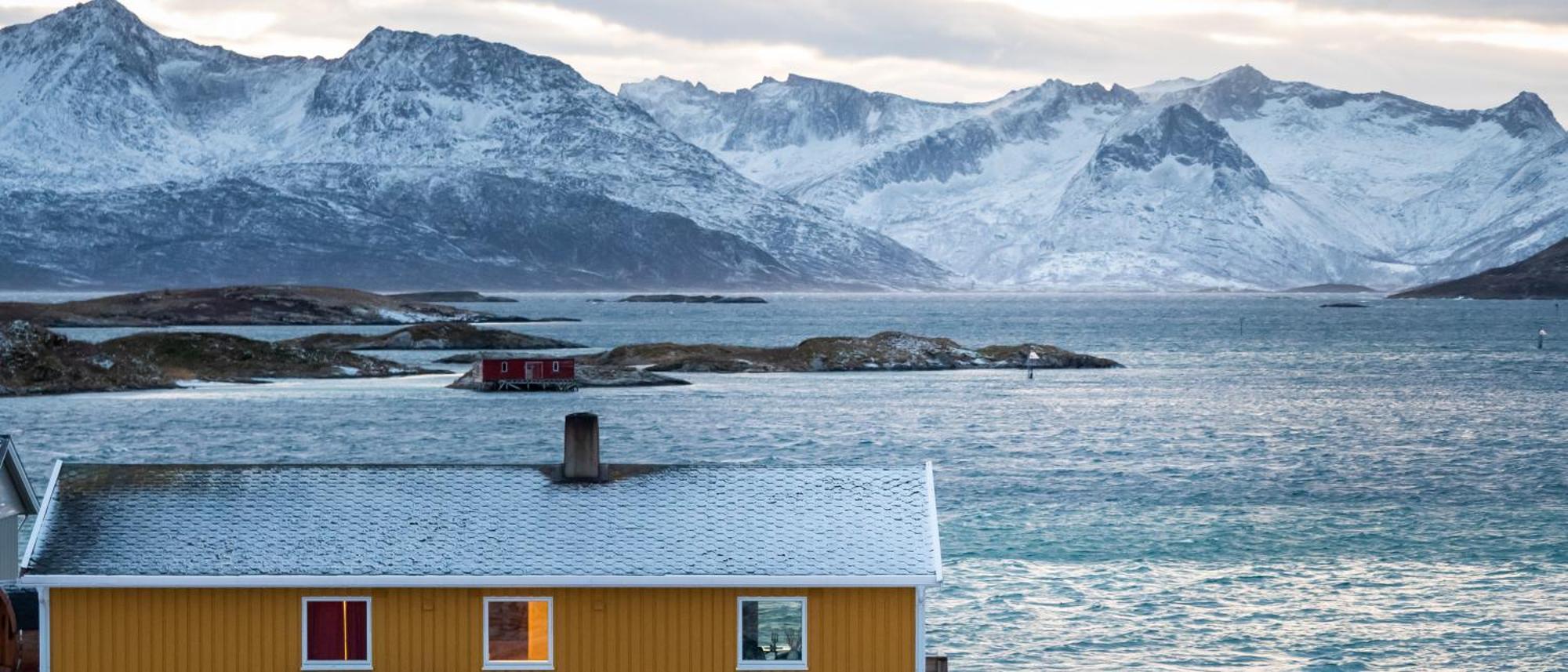 Sommaroya Beach Apartment Tromso Exterior photo